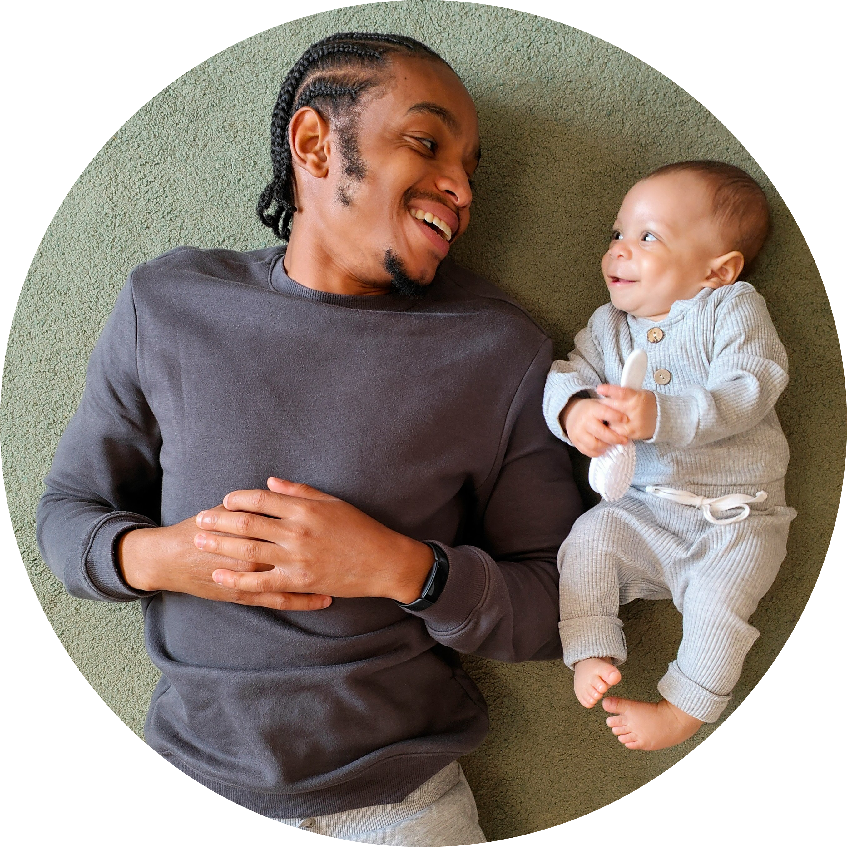oppo-find-x5-pro-3orZREf1vgc-unsplash_Circle crop Father and newborn son looking at each other
